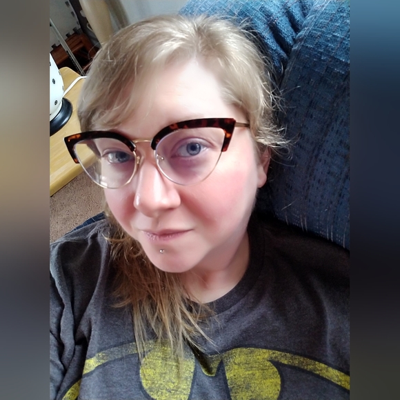 Meet your Posher, Kira - Picture 7 of 7